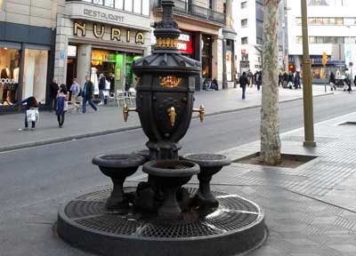 Visite Barcelone La Rambla Fontaine Canaletas