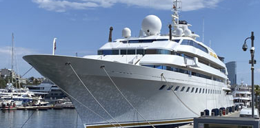 Barcelone Port Marina Mega-yacht Lady Moura