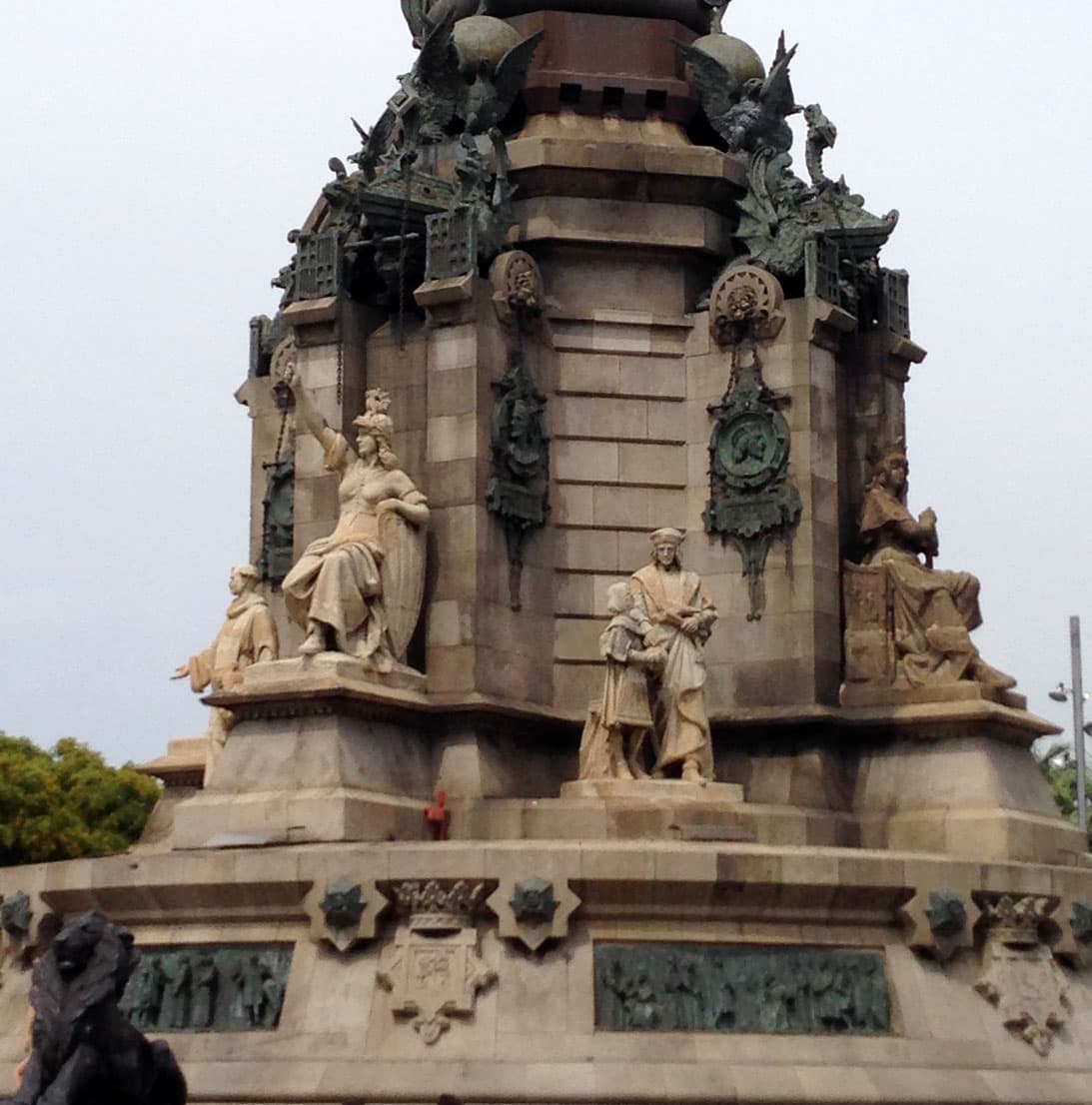 Bas Reliefs Statue Cristophe Colomb Ramblas Barcelone